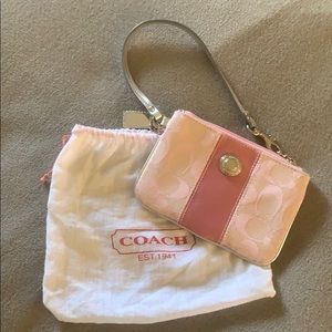 Coach wristlet powder pink signature print